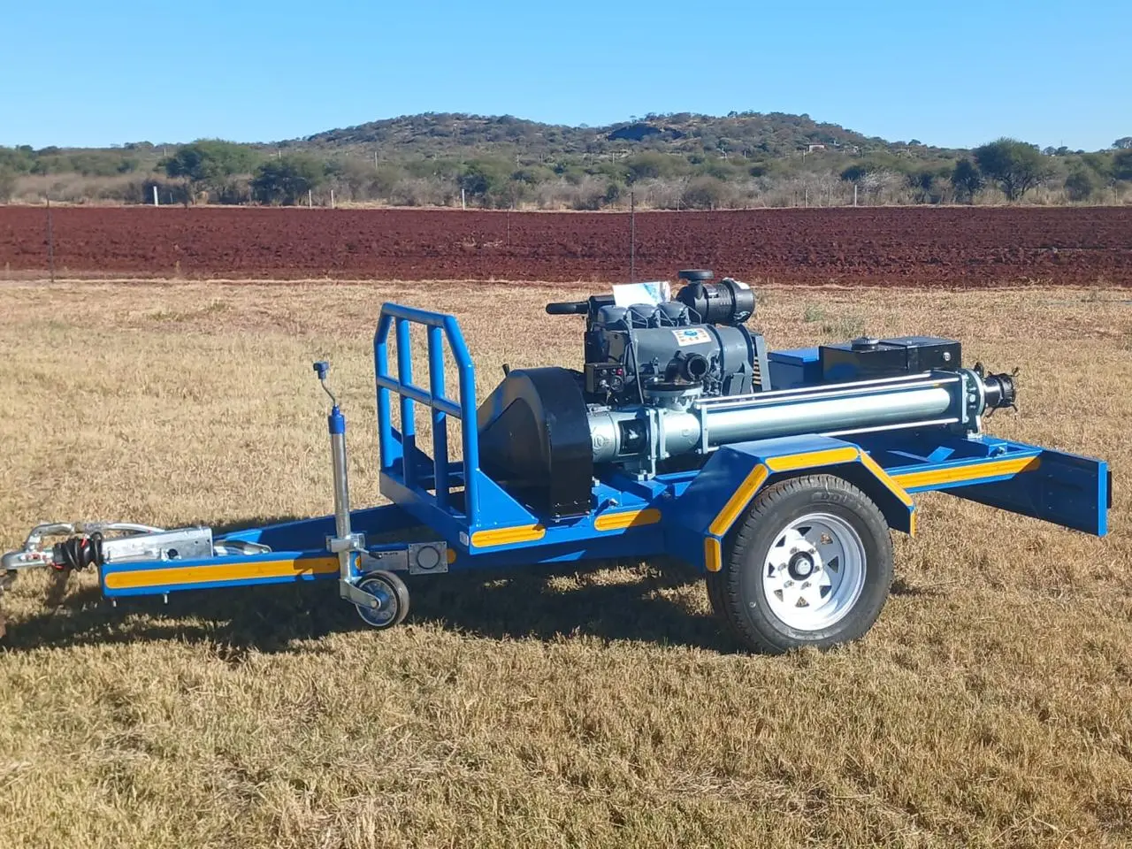 Trailer mounted engine driven progressive Mud pump with Hand Clutch