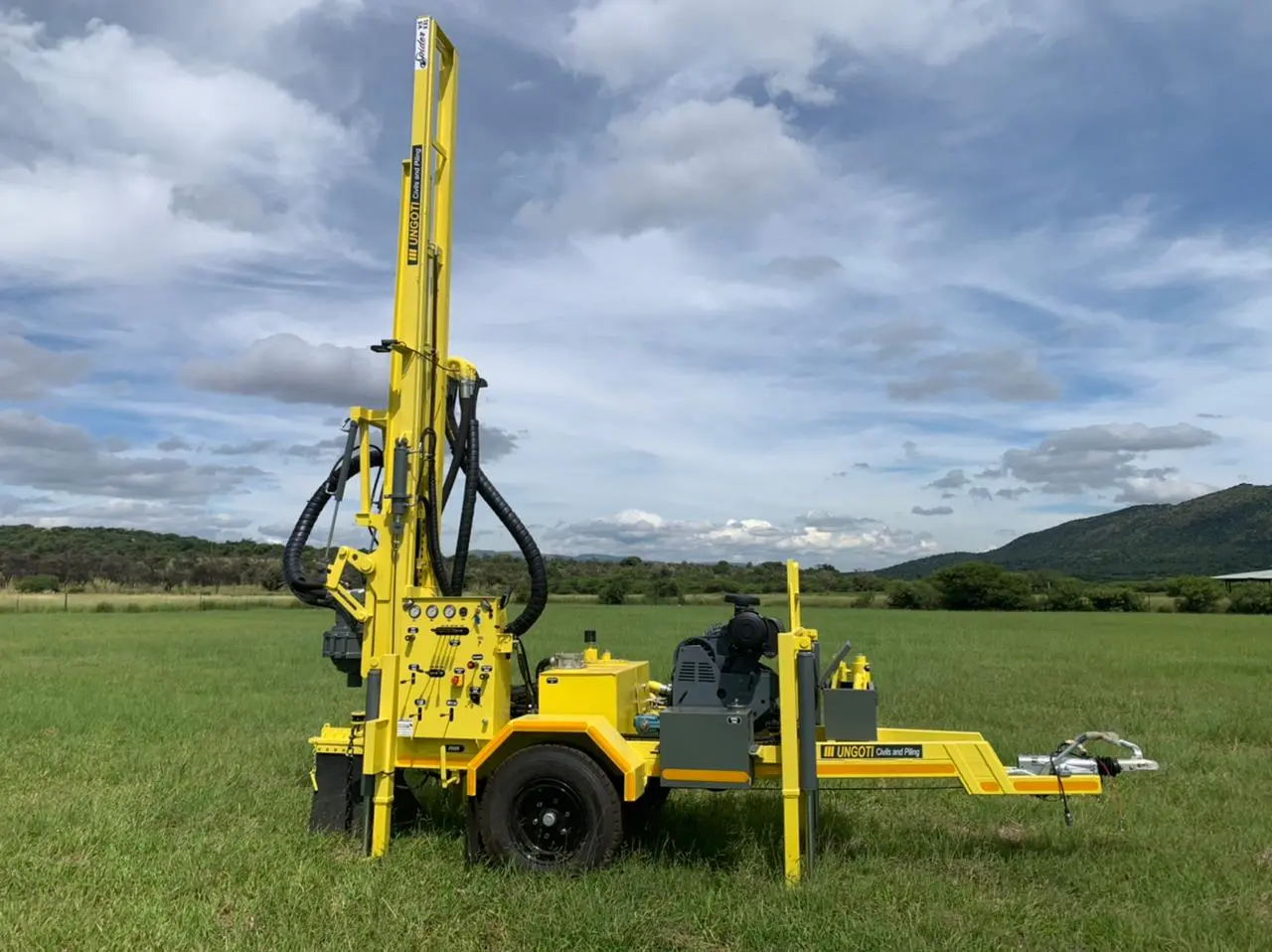 Spider V5 XXL trailer-mounted drilling rig with 12-ton pullback on a road-legal chassis.