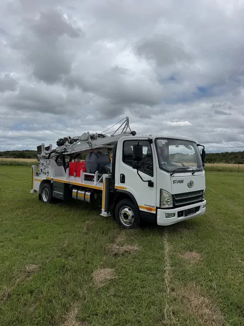 SAR100 water well drill rig on FAW truck