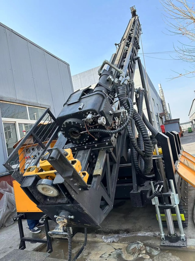 JW1000C Crawler-Mounted Core Drilling Ri jw1000c_mast